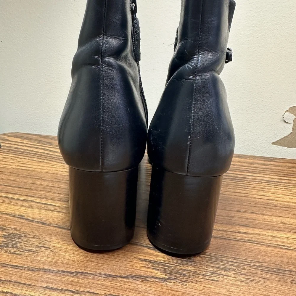 Cole Haan boasting chic